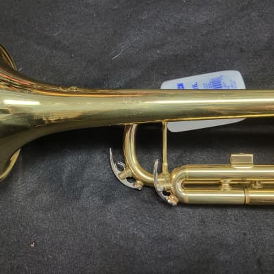 Etude V1212085 student Trumpet light brass image 3