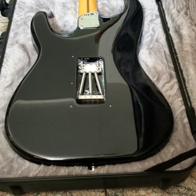 Fender American Ultra Luxe Stratocaster Floyd Rose HSS 2021 - Present - Mystic Black image 3