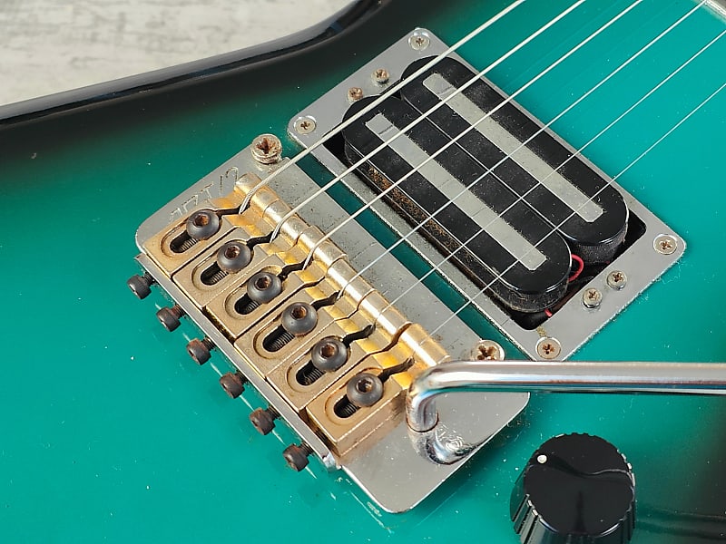 Aria Pro Ⅱ ZZ deluxe 1984年製　整備済み 1984 Aria Pro II ZZ Deluxe Explorer White With Black Zebra