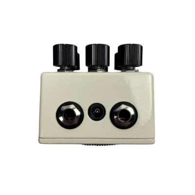 Walrus Audio Eras Five-State Distortion Reflections of Kamakura Series Effects Pedal White (Used) image 5