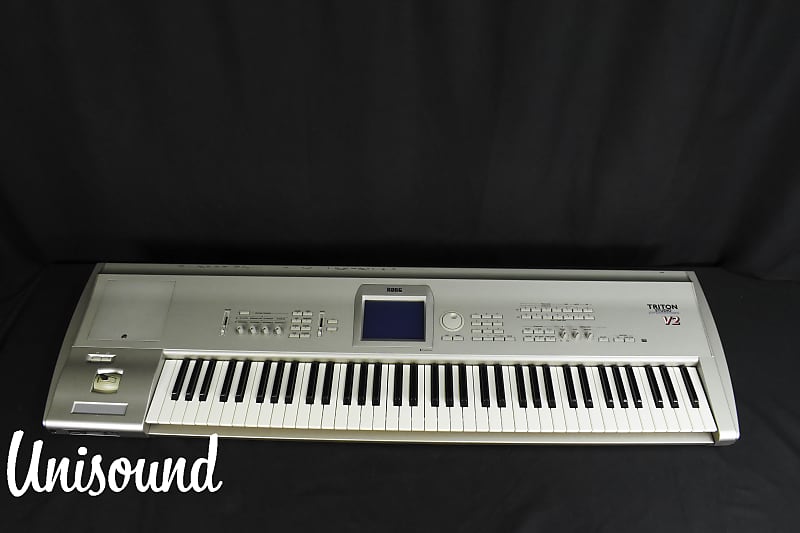 Korg Triton Studio V2 76Key Synthesizer Workstation in Very