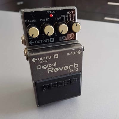 ●希少 BOSS RV-2 Digital Reverb 日本製 1987年 Boss RV-2 Digital Reverb (The Japanese Pedal Show) - YouTube