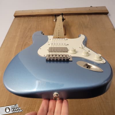 D'Pergo Classic S-Style Silver Blue Metallic Electric Guitar Used image 4