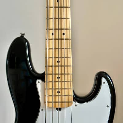 Fender American Standard Jazz Bass V Maple Fingerboard, Black image 5
