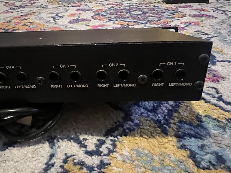 Peavey LM8 rack line mixer