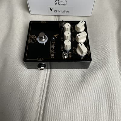 Vivie Effects Rhinotes Bass preamp overdrive - Black | Reverb