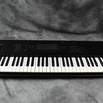 Korg 01/W FD Music Workstation Synthesizer in Very Good Condition W/ Hard case image 2
