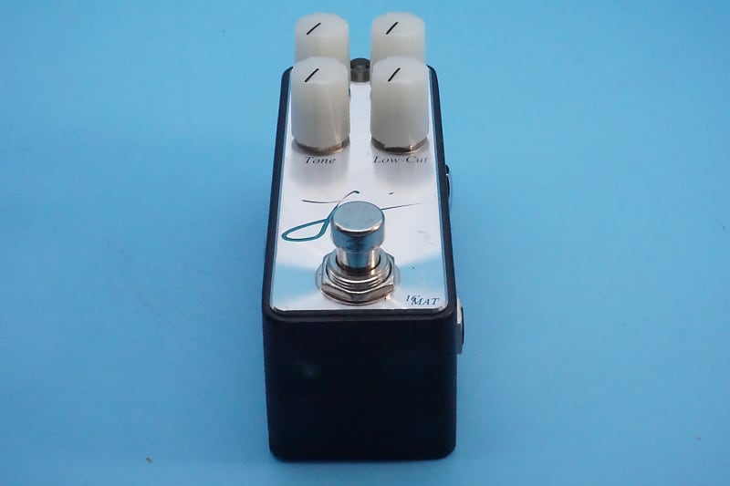 Leqtique Pv Mat guitar pedal, used, enhances gain & volume