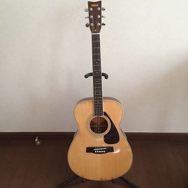 Yamaha FG-302 Natural with case 1970s