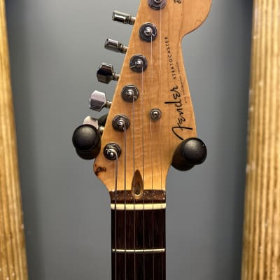 Fender Custom Shop Classic Player Stratocaster 2005 - 2 Tone Sunburst image 4