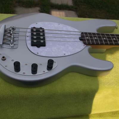 ベース OLP ERNIE BALL StingRay BASS Ernie Ball Licensed OLP Stingray Bass with Hard Shell Case