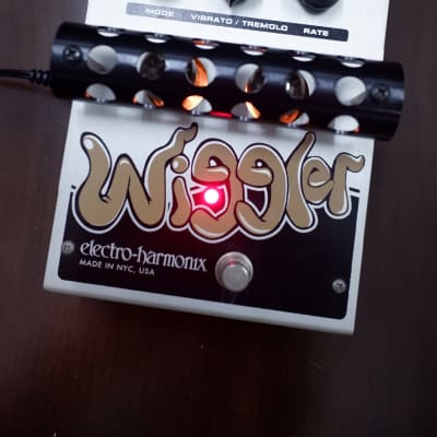 Electro-Harmonix Wiggler Tube Vibrato / Tremolo Pedal | Reverb