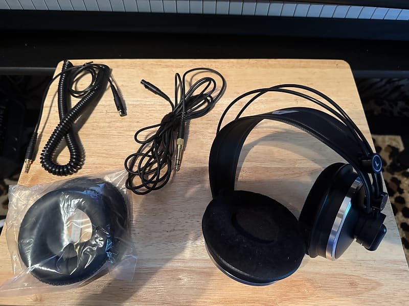 AKG AKG K 271 MKII Closed Back Headphones with upgraded Pads + original pads.  			