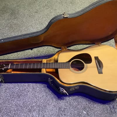 YAMAHA FG-180 ハードケース付き Yamaha 【FG-180 / 赤ラベル / 後期型 /音叉ロゴ / ハードケース