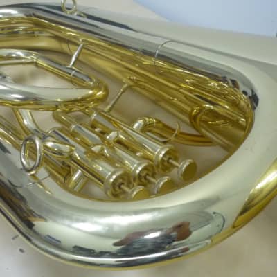 Tuba Mib Yamaha 201 en perfecto estado image 7