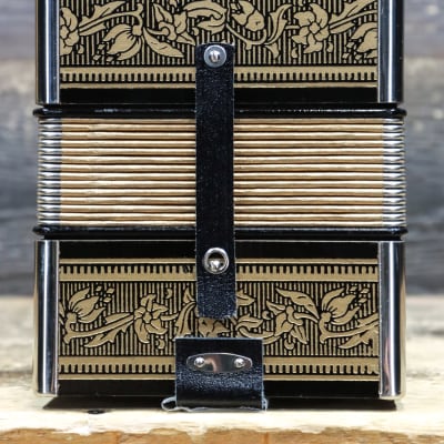 Hohner Vienna 1-Row 4-Bass 10-Button "A" Gold Brand Diatonic Accordion w/Box image 4
