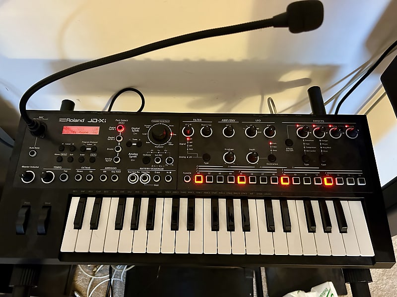 Roland jd-xi 37 Key Synthesizer - Analog and Digital | Reverb