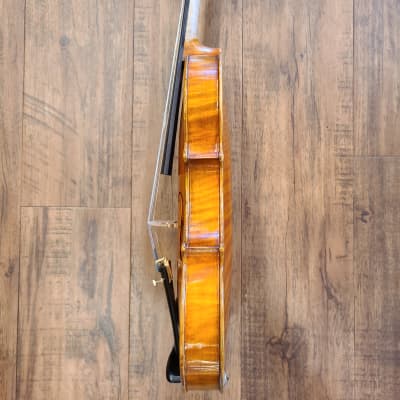 D Z Strad  Violin Model 1000 Full Size 4/4 with Dominant Strings, Bow, Case and Rosin (Full Size - 4 image 6
