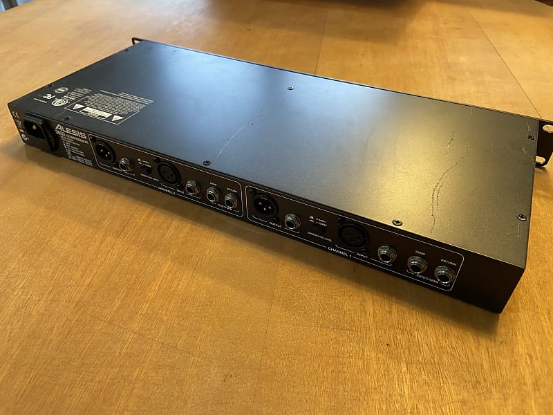 Alesis 3632 Dual-Channel Compressor / Limiter / Gate | Reverb