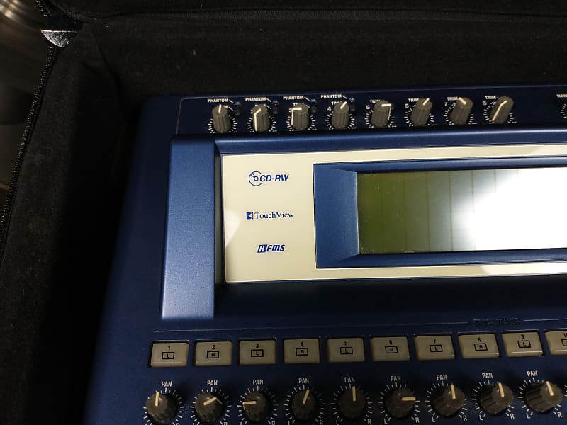 Korg D1600 mkII Digital Multi-Track Recording Studio w/ Case