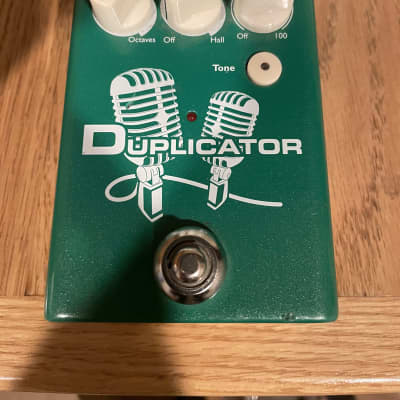 TC Helicon DUPLICATOR Ultra-Simple Vocal Effects Stompbox with Doubling,  Reverb and Pitch Correction