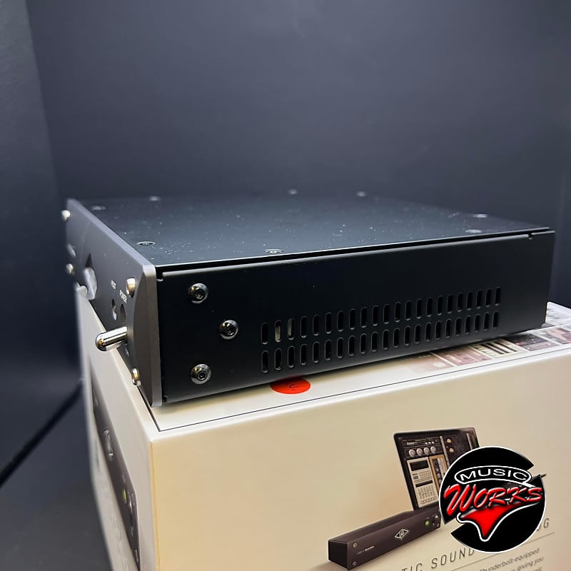 UAD-2 Satellite Thunderbolt 3 – Universal Audio