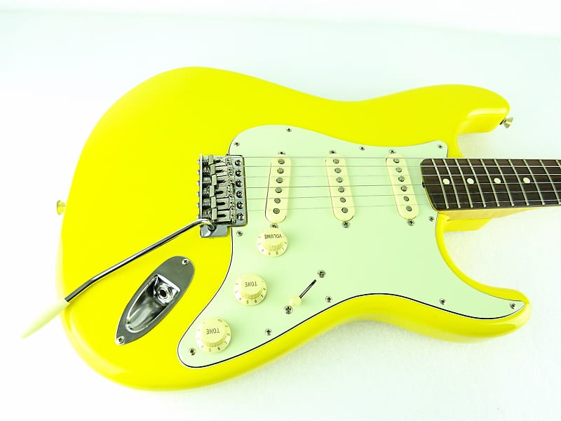 人気最安値Fender Japan ST62-70TX RYL Rebel Yellow フェンダー ジャパン ストラトキャスター イエロー レアカラー フェンダー
