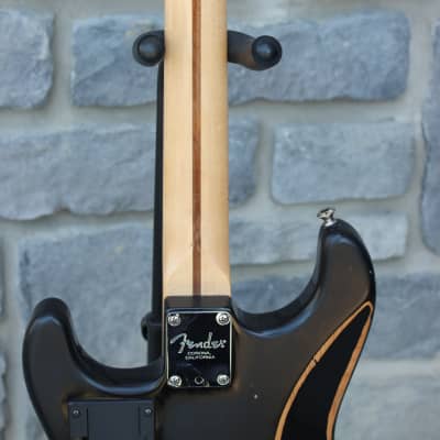 Fender American Series VG Stratocaster with Maple Fretboard 2007 - 2009 - 3-Color Sunburst image 9