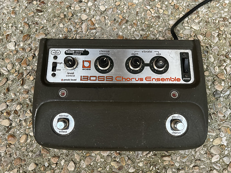 BOSS Chorus Ensemble ＣＥ－１ 1984 BOSS CE-1 CHORUS ENSEMBLE | Elliott's Guitars