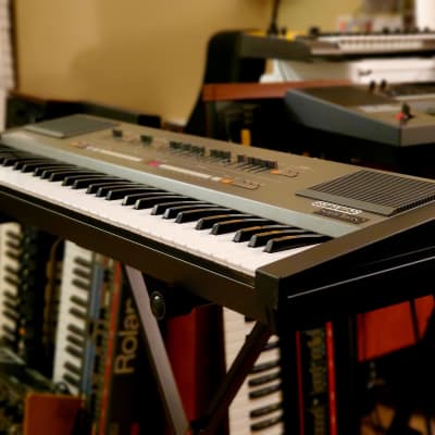 FULLY SERVICED RARE VINTAGE ROLAND HS60 (JUNO 106 with speakers!) IN AMAZING CONDITION! image 4