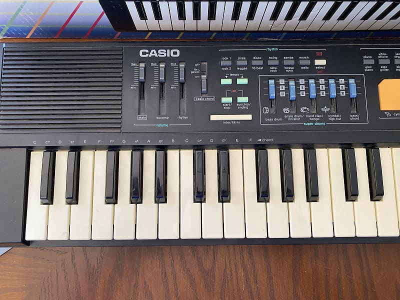 カシオトーン　MT-220 casiotone Get your retro on with this awesome Casio MT-220! - YouTube