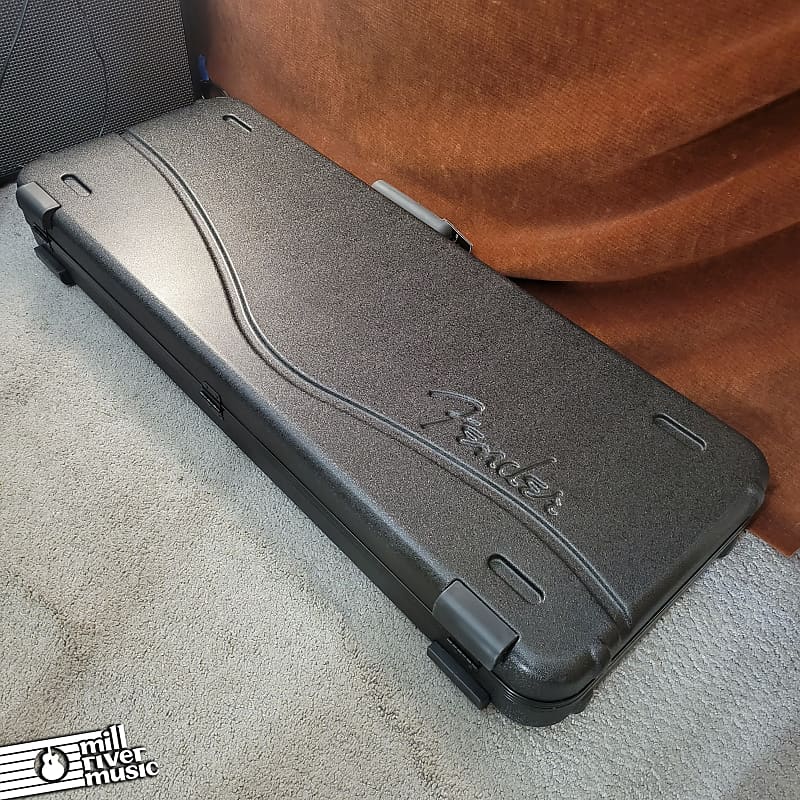 Fender Deluxe Molded Case Stratocaster/Telecaster Used
