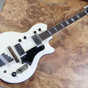 1963 Supro (Valco) 1524 Dual Tone Electric Guitar 1963 White