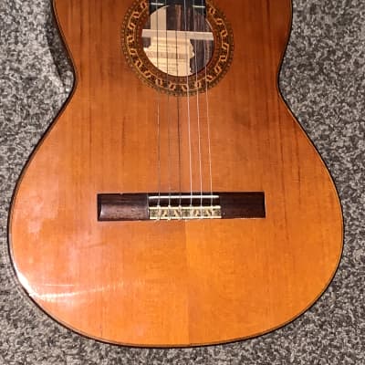 Vintage 1970 Hernandis Grade No.  1A  classical guitar with Hardshell case image 2