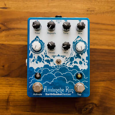 EarthQuaker Devices Avalanche Run V1 Black - Pedal on