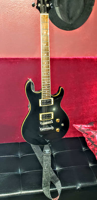 Silvertone Silvertone SPN-5 Electric Guitar with Dual Humbucker Pickups Double Cutaway Black Black image 1