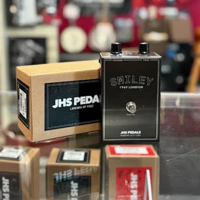 ギター JHS PEDALS SMILEY 1969 LONDON FUZZ JHS Smiley 1969 London Fuzz Pedal Review - YouTube