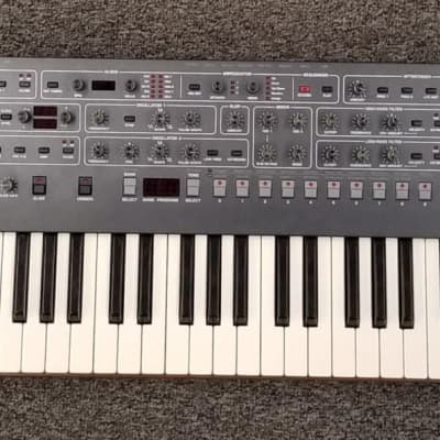 Dave Smith Instruments Sequential Circuits Prophet-6 Polyphonic Analog Synthesizer