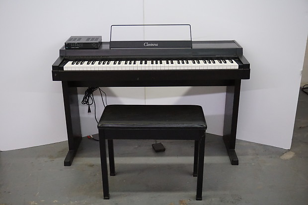 Yamaha Clavinova CLP-100 Piano / Keyboard