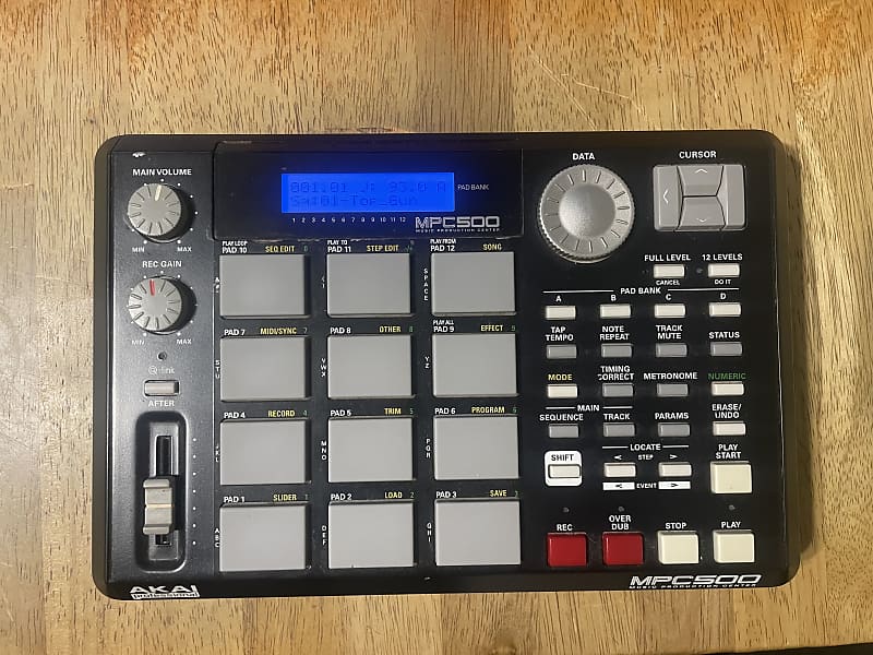 Akai MPC500 Sampler real time sequencer