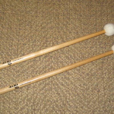 one pair new old stock (with packaging) Vic Firth T3 American Custom TIMPANI - STACCATO MALLETS (Medium hard for rhythmic articulation) Head material / color: Felt / White -- Handle Material: Hickory (or maybe Rock Maple) from 2019 image 4