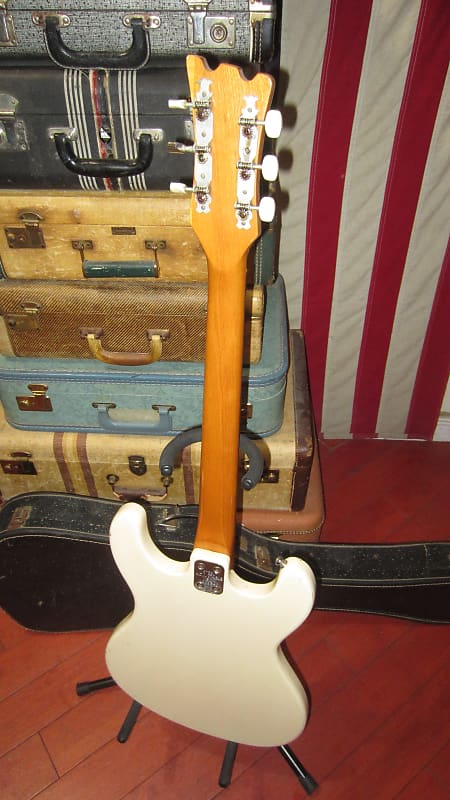 1971 Univox Hi Flier White w Original Case | Reverb 1971 Univox Hi Flier White w Original Case | Reverb