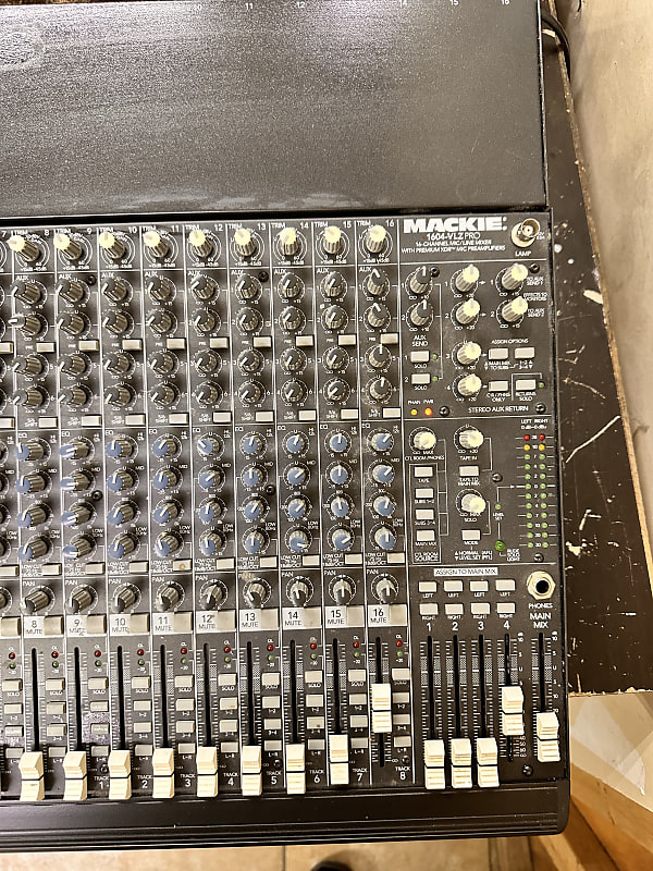 Mackie 1604-VLZ Pro 16-Channel Mic / Line Mixer | Reverb