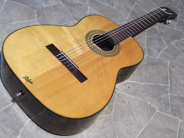Hofner anno classical shop guitar