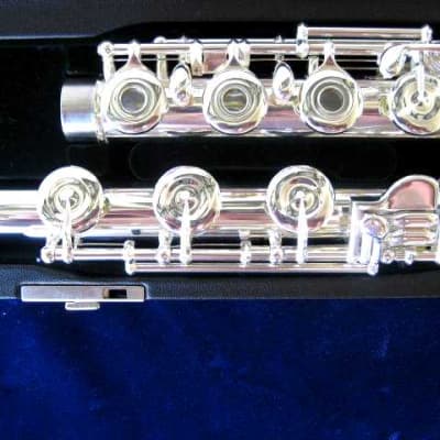 Mint Open Box Pearl PF-665RBE Open-Hole Flute, Solid Sterling Silver Headjoint; with Case image 6
