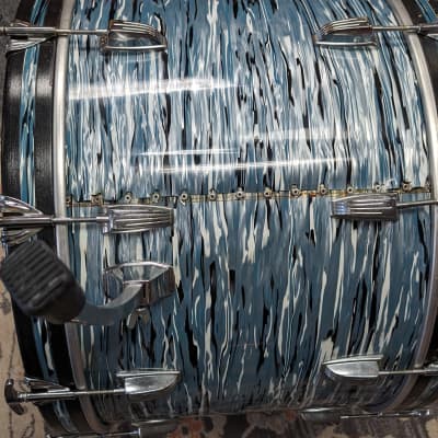Ludwig 22x16 blue oyster bass drum image 5