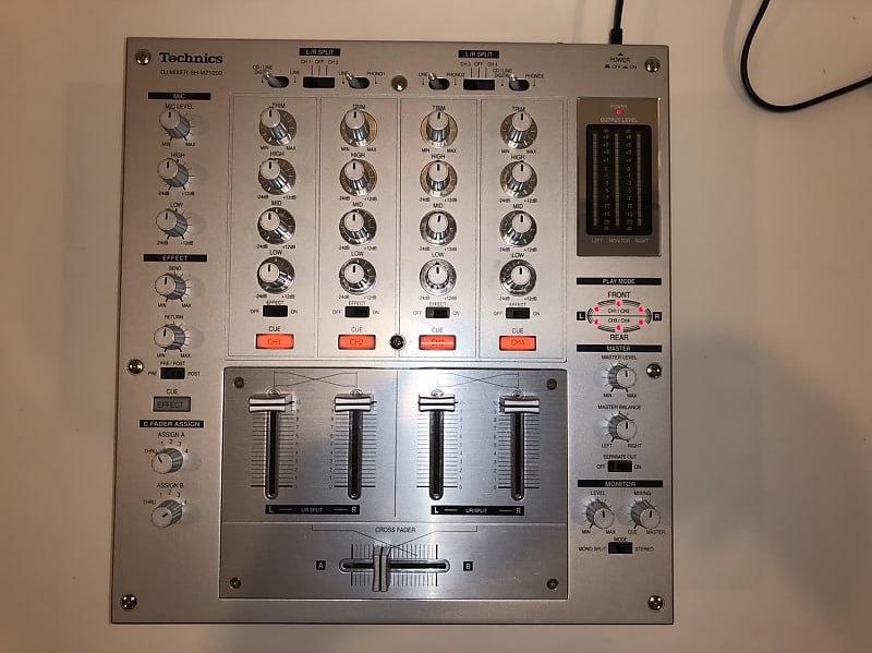 【中古】 TECHNICS DJミキサー 4チャンネル SH-MZ1200 Technics SH-MZ1200 4-channel DJ Mixer Silver 3-Band