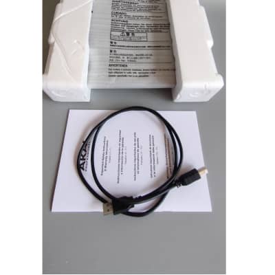 Akai MPD218 2015 - Present - Black image 8