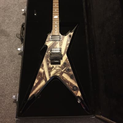 Dean Razorback Bone Shards Graphic (Dimebag Darrell, Pantera) With Original Dean Case image 1