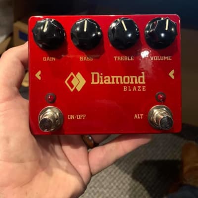 ギター DIAMOND Guitar Pedal FIRE BURST Diamond Pedals Fireburst Fuzz - YouTube